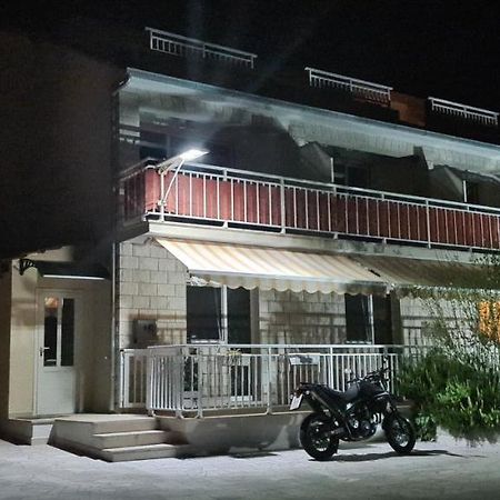 Luxury Apartments Oasis Lumbarda Exterior photo