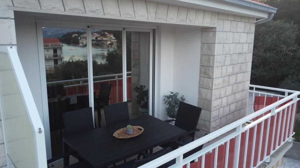 Luxury Apartments Oasis Lumbarda Exterior photo